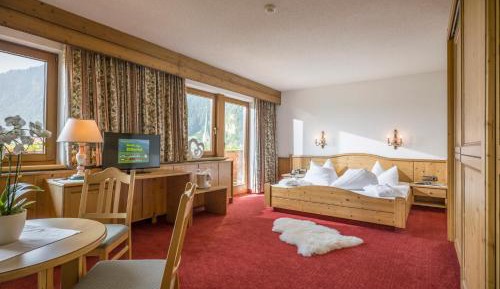 Double Room with Balcony (3 Adults)