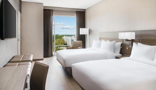 Queen Room with Two Beds High Floor