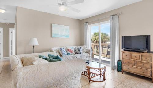 Three-Bedroom Holiday Home 