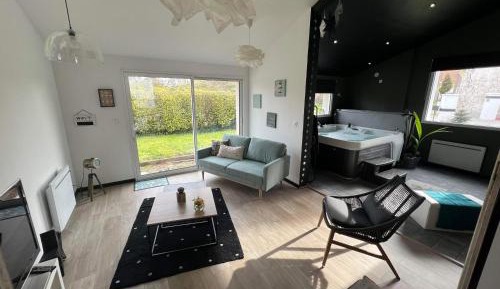 Family Room with Garden View