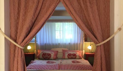 Holiday Home with Bath