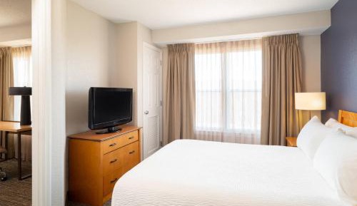 One-Bedroom Queen Suite with Sofa Bed