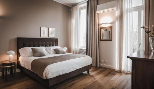 King Suite with Balcony