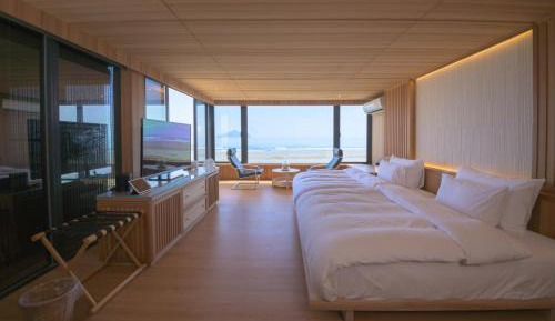 Deluxe Double Room with Balcony and Sea View