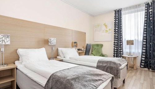 Double Room with Two Single Beds - Non-Smoking