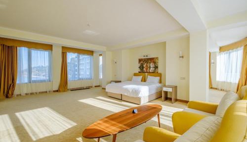 Family Room with Side Sea View