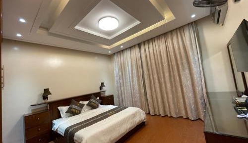 King Room with Spa Bath