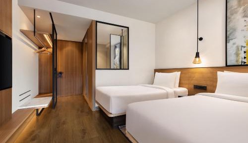 Standard Twin Room with City View