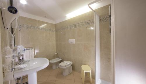 Superior Quadruple Room with City View