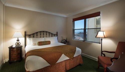 King Room with Roll-In Shower - Disability Access