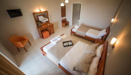 Studio (3 Adults)