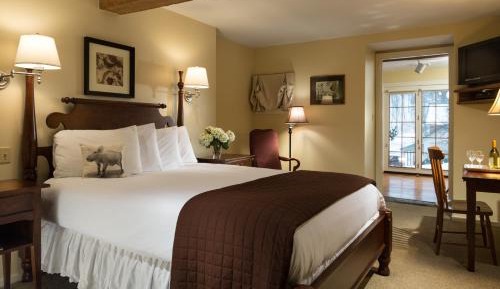Deluxe Queen Room