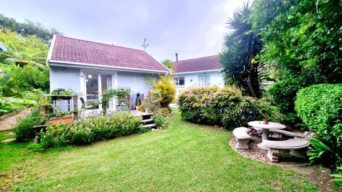 Apartment with Garden View
