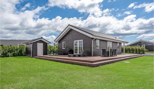 Three-Bedroom Holiday Home 