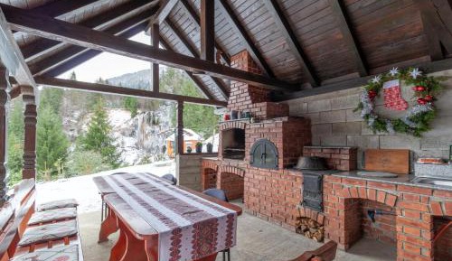 Superior Chalet