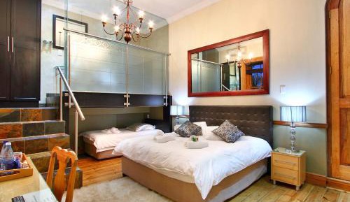 King Room with Balcony (Pet Friendly) 