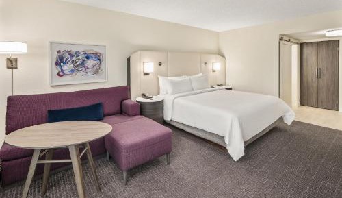 Standard King Room with Balcony