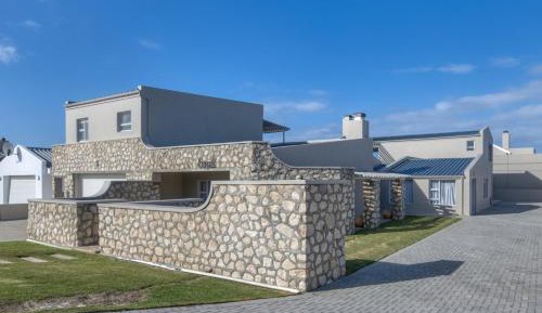 Seven-Bedroom House