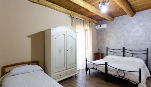 Quadruple Room with Private Bathroom