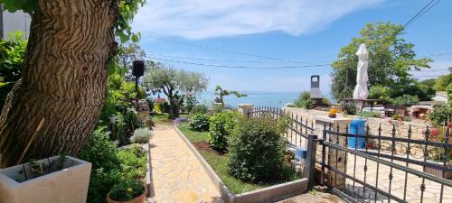 Studio Apartment with Sea View