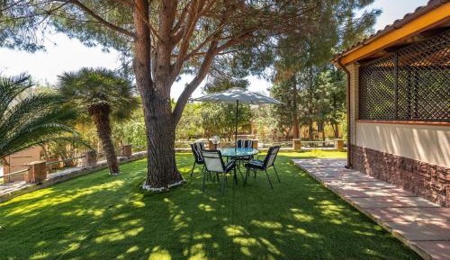Villa with Garden View
