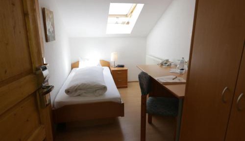 Small Single Room