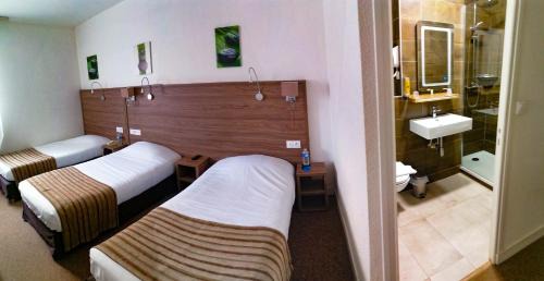 Triple Room with Bath - 3 Single Beds