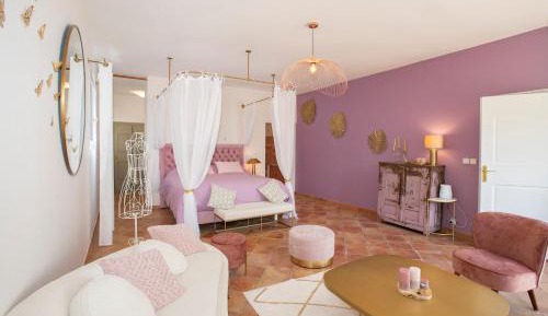 Deluxe King Suite