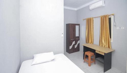 Economy Twin Room