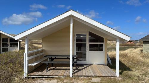 Cabin with Shared Bathroom