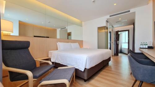Superior King Suite