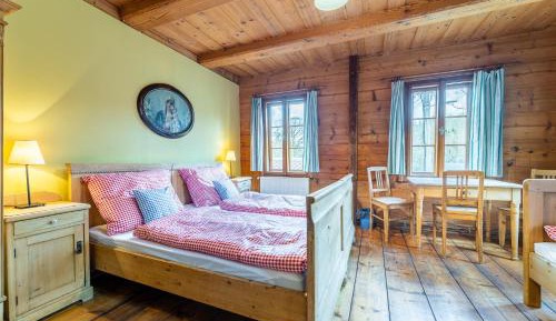 Triple Room with Private Bathroom