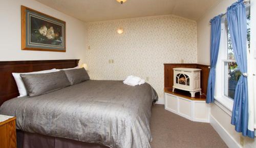 Two-Bedroom King Suite - Pet Friendly