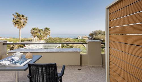 Studio with Sea View (1-2 Adults)