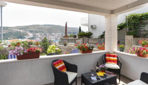 One-Bedroom Apartment with Terrace