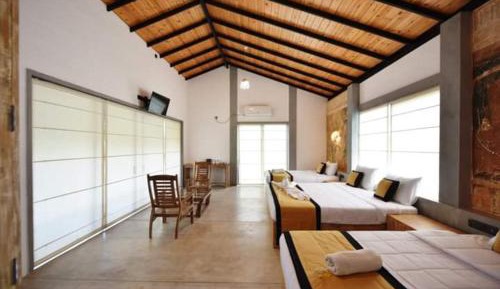 Deluxe Family Room
