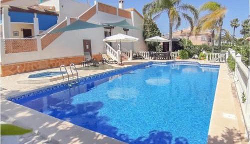 Three-Bedroom Holiday Home 