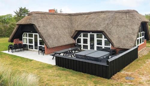 Five-Bedroom Holiday Home