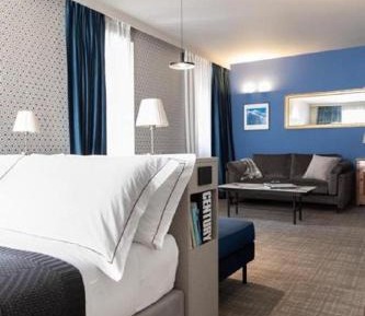 Deluxe Double Room with Balcony and Mountain View