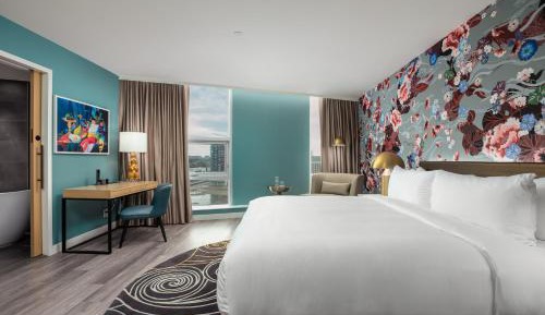 Superior King Suite