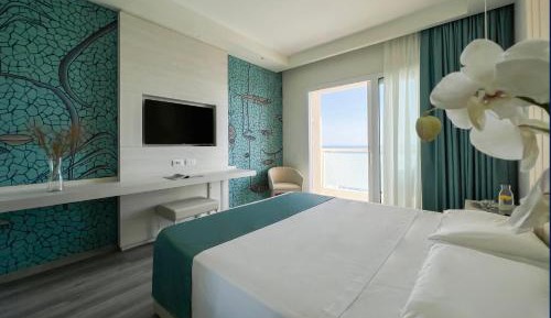 Superior Double Room with Balcony and Sea View Beach Package