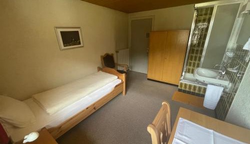 Single Room with Shared Toilet