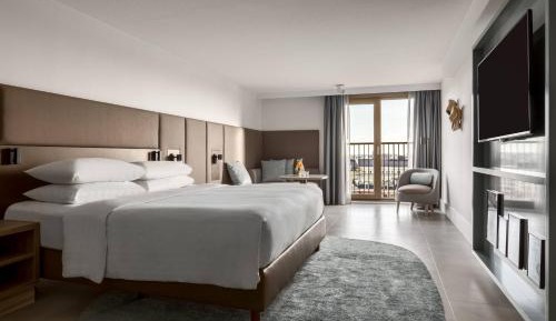 Executive Room with M Club Lounge Access