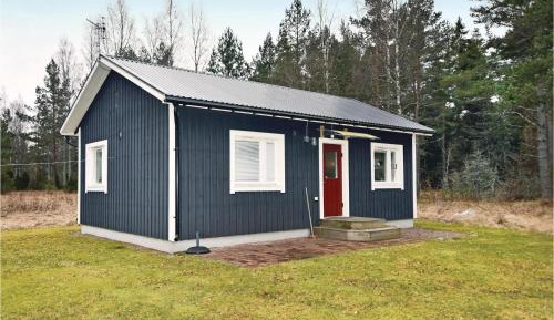 One-Bedroom Holiday Home