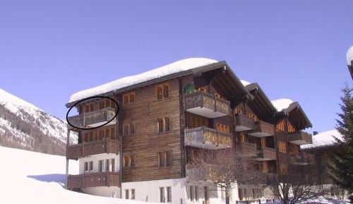 Apartment with Mountain View