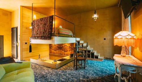 Suite with Hot Tub
