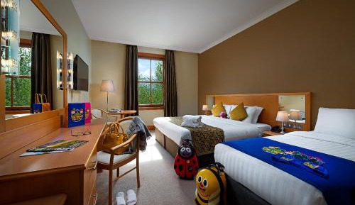 Family Room (2 Adults + 1 Child)