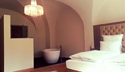 Deluxe Double Room with Bath