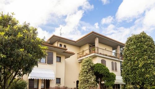 One-Bedroom Holiday Home