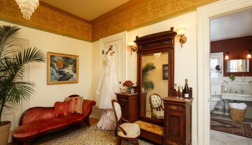 Deluxe King Suite